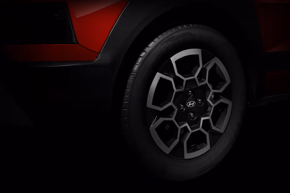 Hyundai Bayon Alloy Wheel Detail