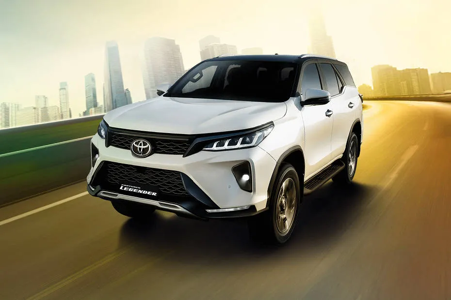 Toyota Fortuner Legender exterior view 4