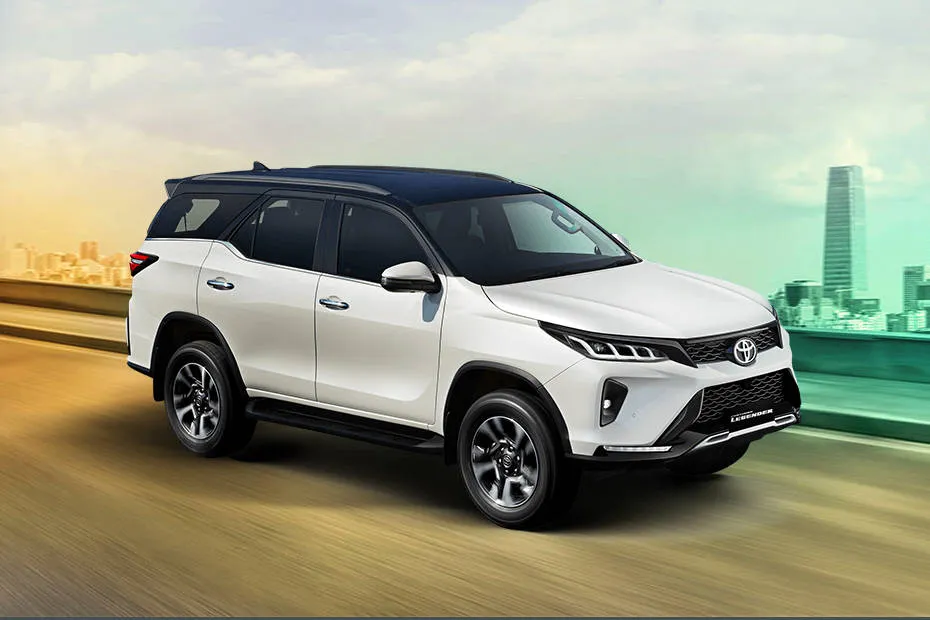 Toyota Fortuner Legender exterior view 5